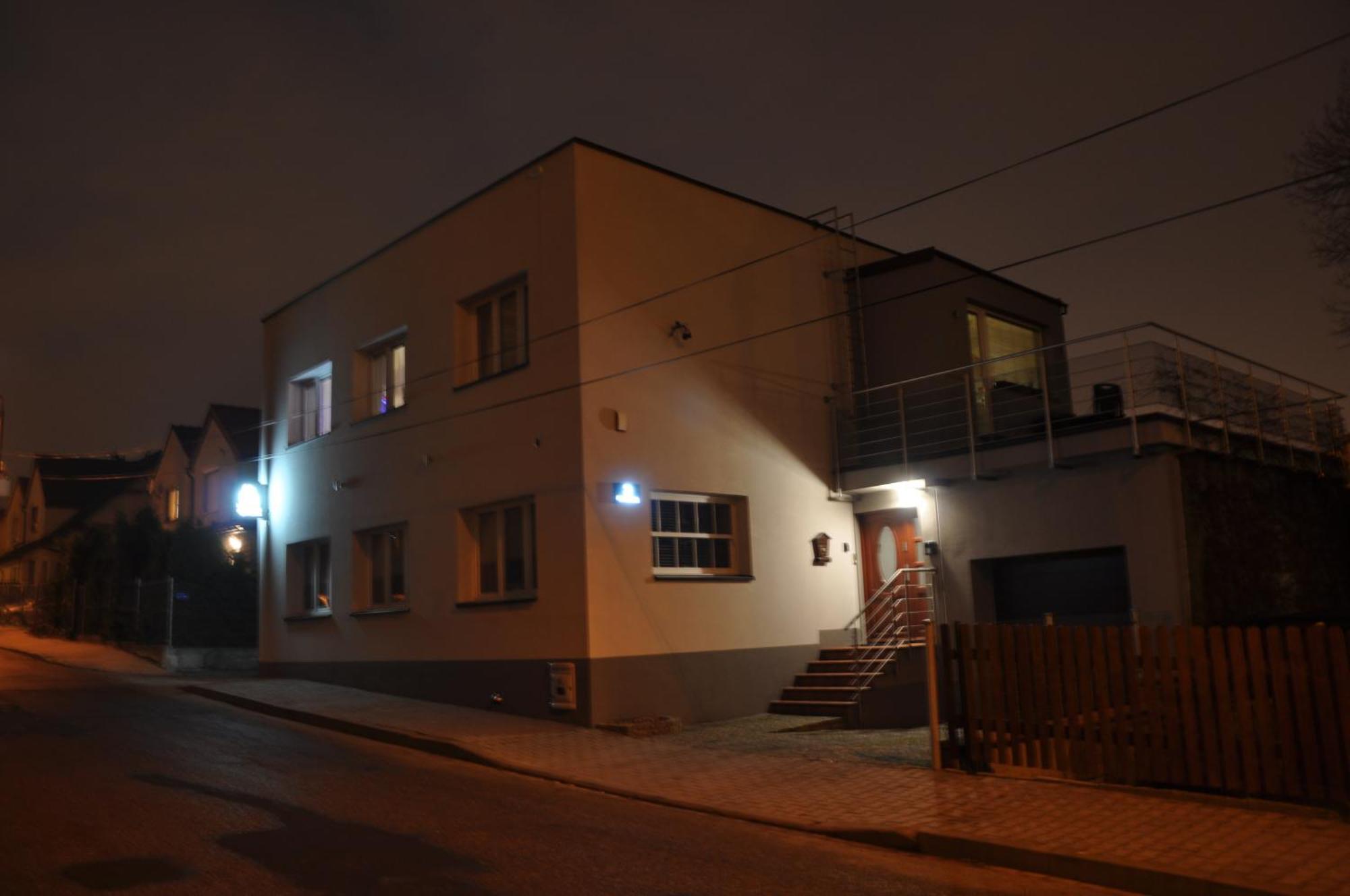 Apartment Bialy Dom - 2 Bedrooms Katowice
