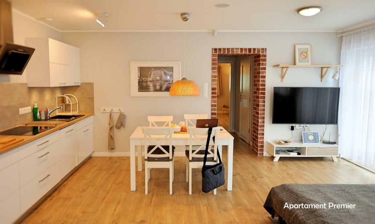 Apartment Bialy Dom - 2 Bedrooms Katowice
